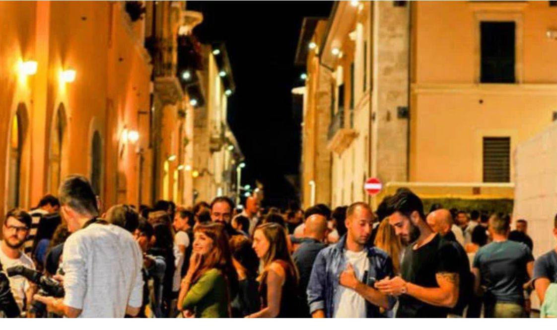 L'AQUILA: LOCALI VIA GARIBALDI E VIA CASTELLO VS RESIDENTI, "CHIUSURA ALLE 3 E SI' A ISOLA PEDONALE" | Ultime notizie di cronaca Abruzzo - Vimarsana News