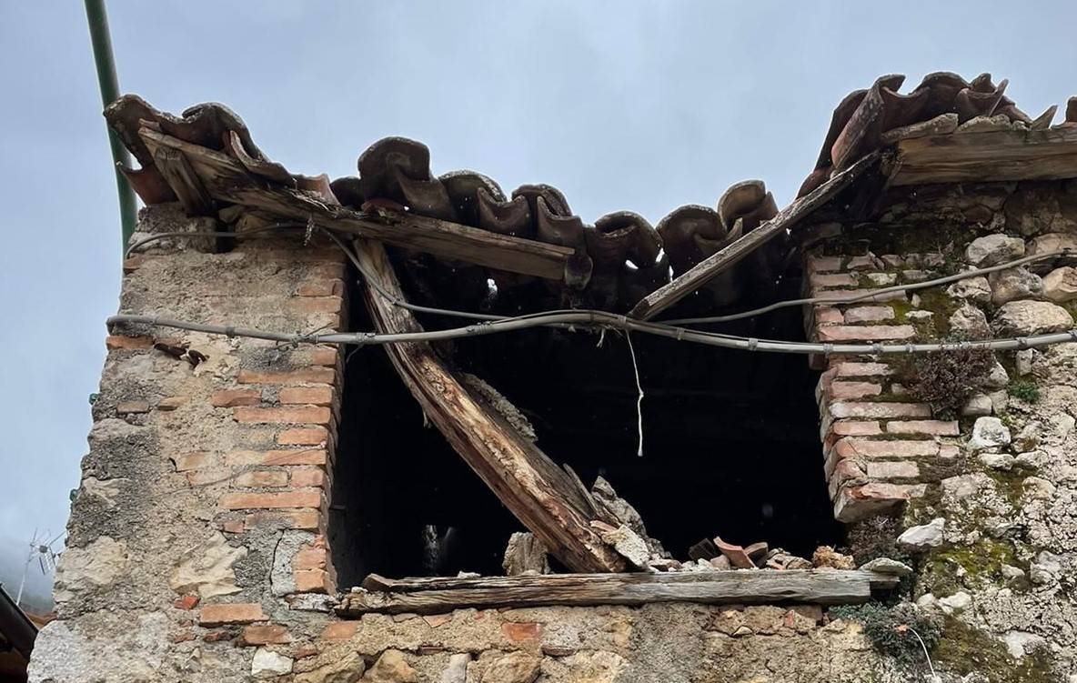 BARETE, A 12 ANNI DAL SISMA RICOSTRUZIONE ANCORA AL PALO: "POPOLAZIONE ABBANDONATA A SE STESSA" | Ultime notizie di cronaca Abruzzo - Vimarsana News