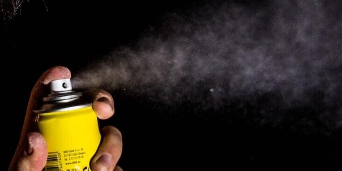 PESCARA: SPRAY AL PEPERONCINO NEL LICEO MISTICONI, SCUOLA EVACUATA E POLIZIA SUL POSTO