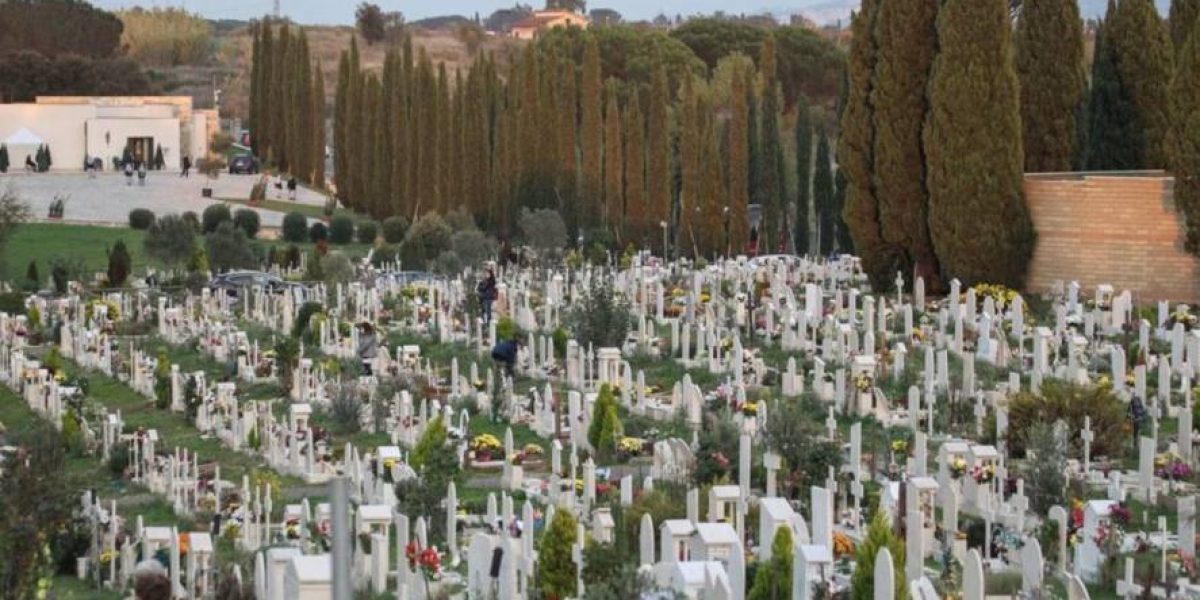 L’AQUILA: LAPIDI SPARITE DAI LOCULI, BLITZ DEI CARABINIERI AL CIMITERO MONUMENTALE