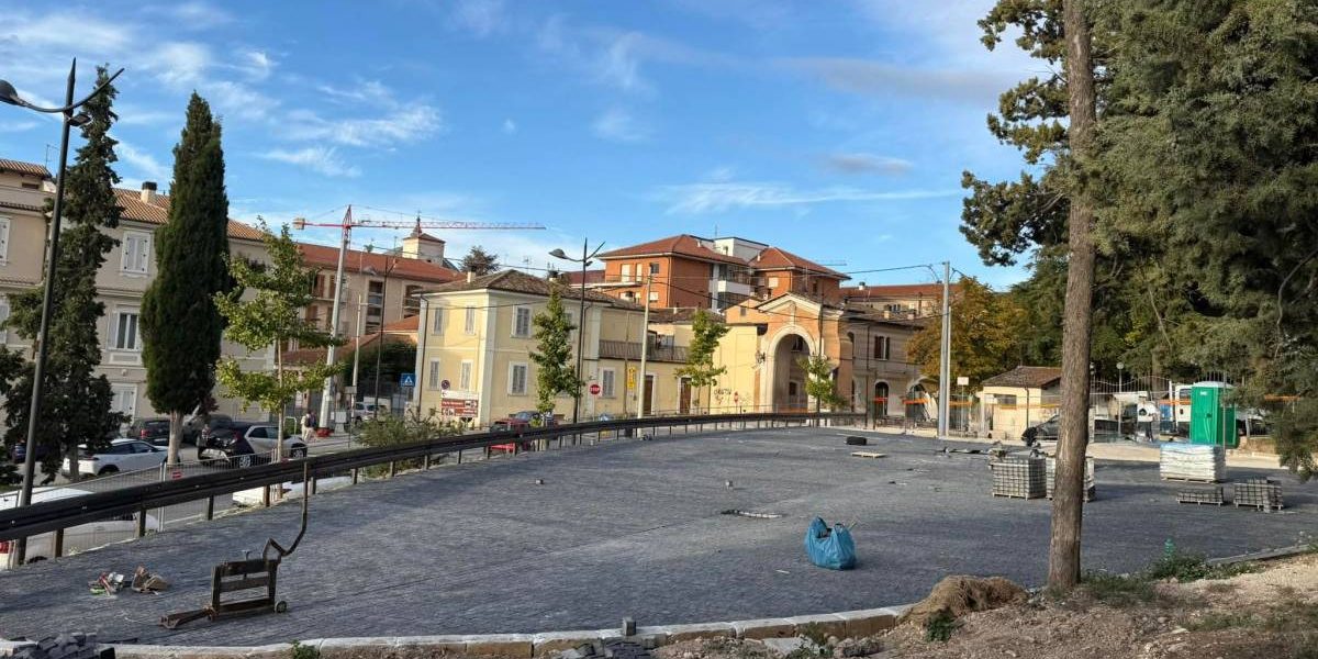 L’AQUILA, PARCHEGGIO PORTA CASTELLO: LAVORI CONCLUSI, RIAPERTURA VICINA 