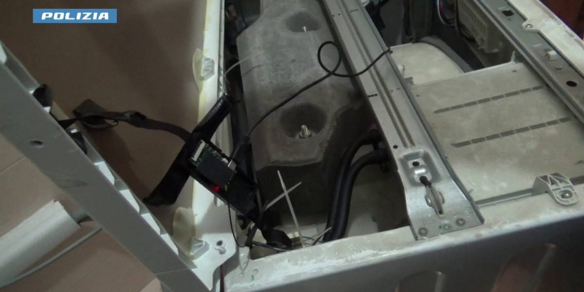 L’AQUILA: CASE SPIATE CON LE WEBCAM, FINORA 15 DENUNCE. PM AFFIDA PERIZIA A ESPERTO INFORMATICO