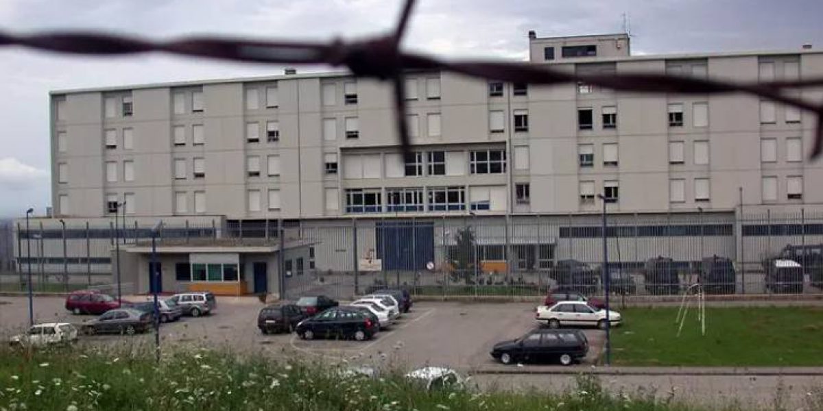 REGOLAMENTO DI CONTI NEL CARCERE DI TERAMO: 30ENNE FINISCE IN OSPEDALE DOPO PESTAGGIO