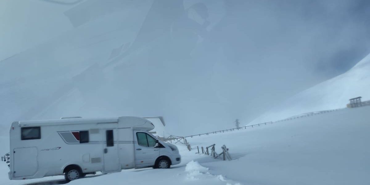 GRAN SASSO: MOBILITAZIONE PER DISPERSO, TROVATO UN CAMPER VUOTO A CAMPO IMPERATORE