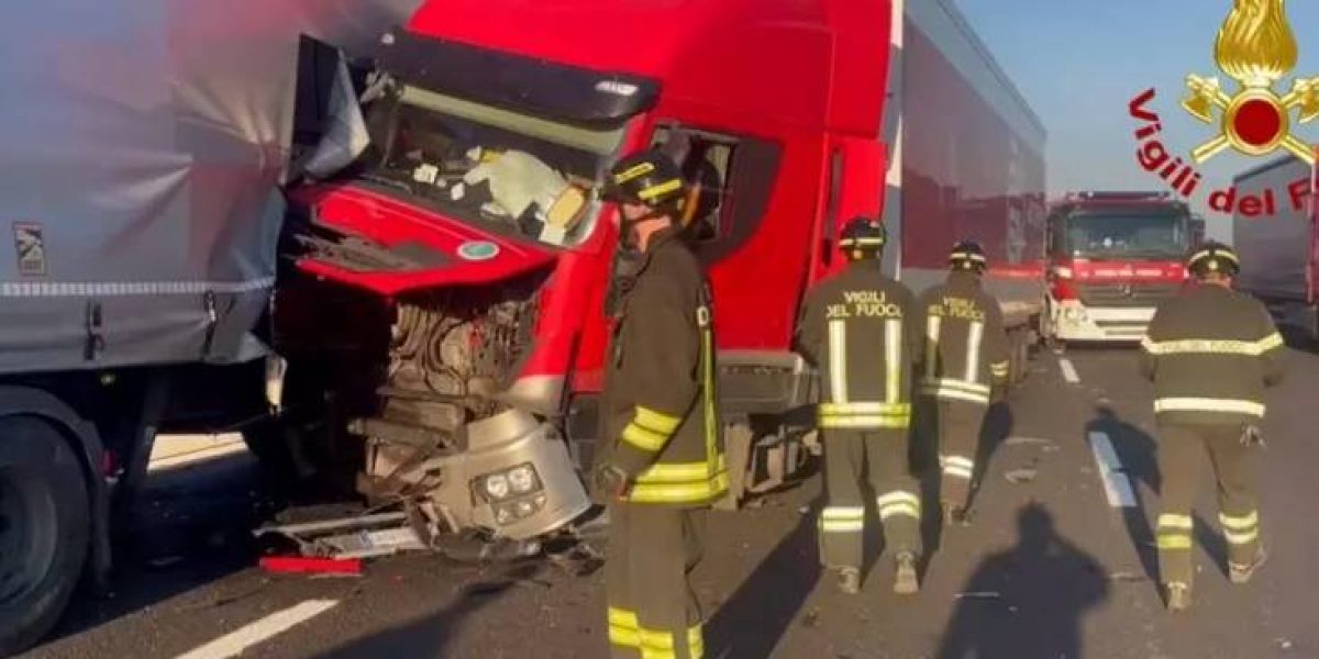 TRAGICO TAMPONAMENTO TRA MEZZI PESANTI SULL’A1 A MODENA: MUORE CAMIONISTA ABRUZZESE